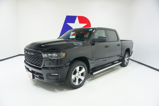 2026 Ram 1500 EXPRESS CREW CAB 4X2 5'7 BOX Pickup