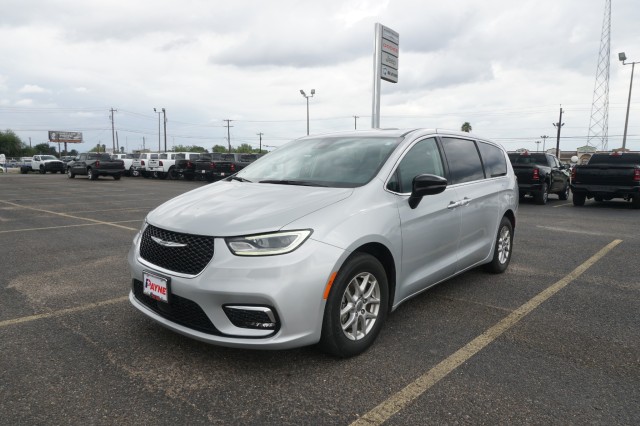 Used 2024 Chrysler Pacifica Touring L Minivan/Van