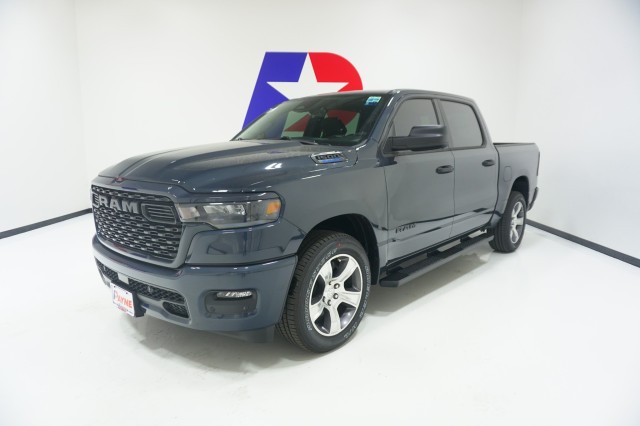 2026 Ram 1500 EXPRESS CREW CAB 4X2 5'7 BOX Pickup
