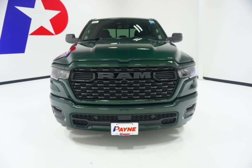 New 2026 Ram 1500 EXPRESS CREW CAB 4X2 5'7 BOX Pickup