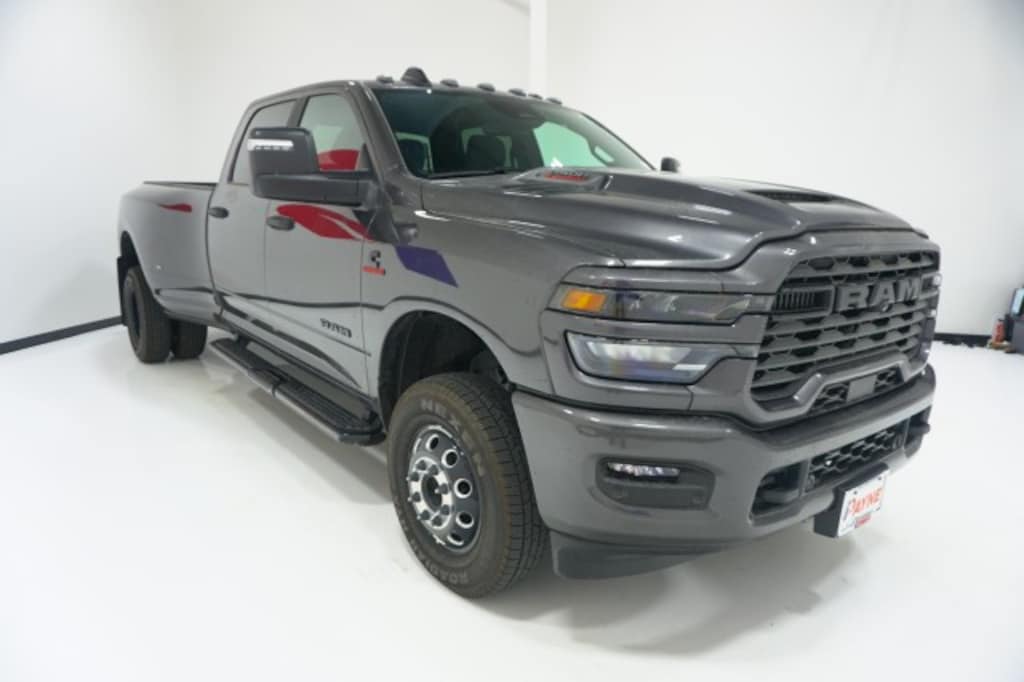 New 2026 Ram 3500 LONE STAR CREW CAB 4X4 8' BOX Pickup