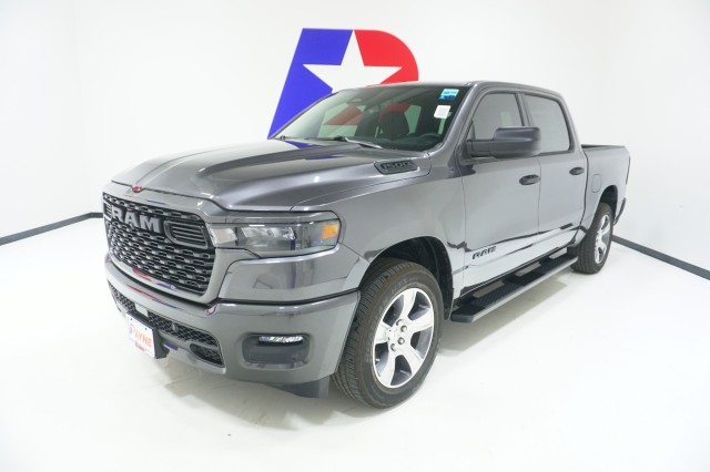 2027 Ram 1500 EXPRESS CREW CAB 4X2 5'7 BOX Pickup