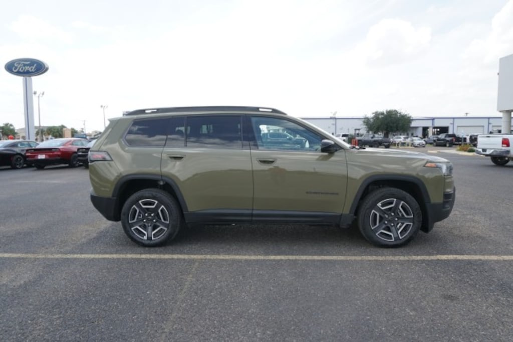 New 2026 Jeep Cherokee LAREDO 4X4 Sport Utility