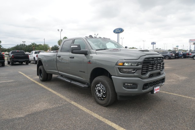 New 2027 Ram 3500 LONE STAR CREW CAB 4X4 8' BOX Pickup