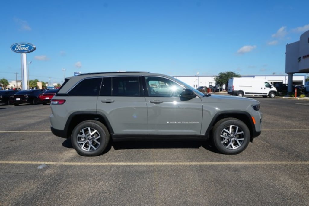 New 2027 Jeep Grand Cherokee LAREDO X 4X2 Sport Utility