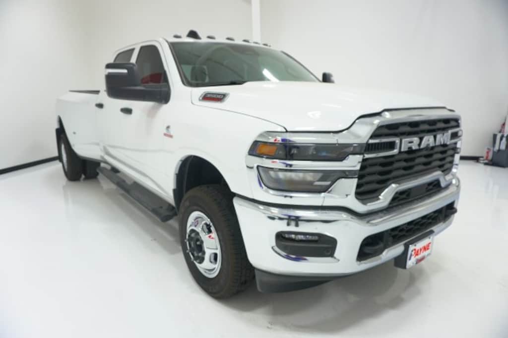 New 2027 Ram 3500 TRADESMAN CREW CAB 4X4 8' BOX Pickup