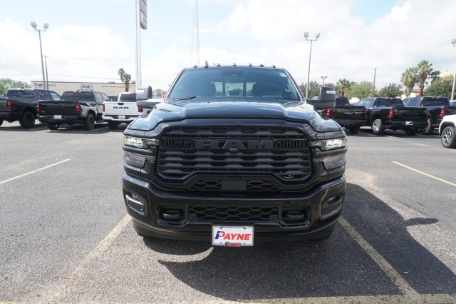 New 2027 Ram 3500 LONE STAR CREW CAB 4X4 8' BOX Pickup