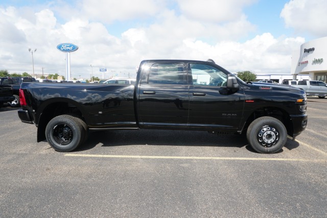 New 2027 Ram 3500 LONE STAR CREW CAB 4X4 8' BOX Pickup