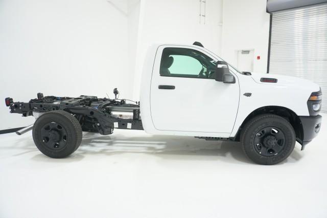 New 2027 Ram 2500 TRADESMAN REGULAR CAB 4X2 8' BOX Pickup