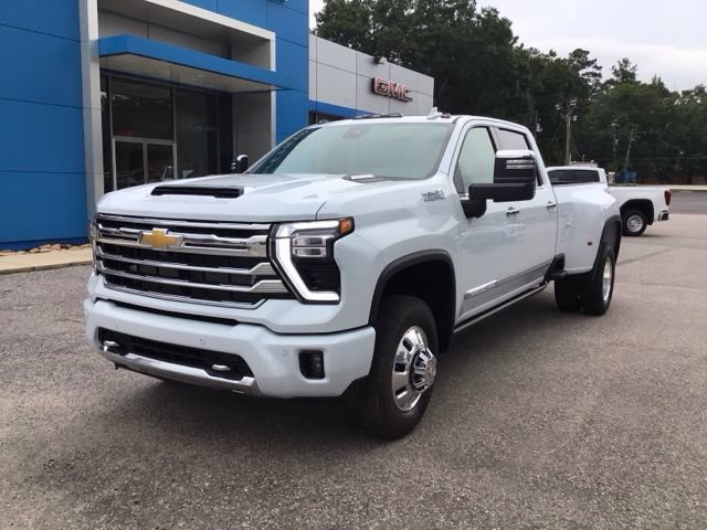 2026 Chevrolet Silverado 3500 HD High Country DRW Truck Crew Cab