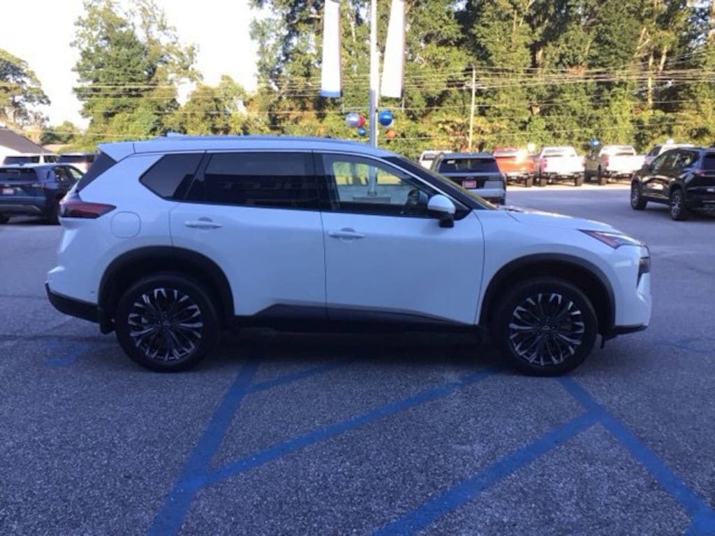 Used 2025 Nissan Rogue SL SUV