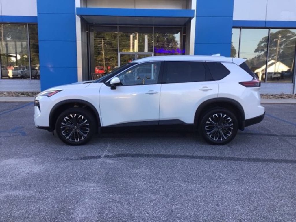 Used 2025 Nissan Rogue SL SUV