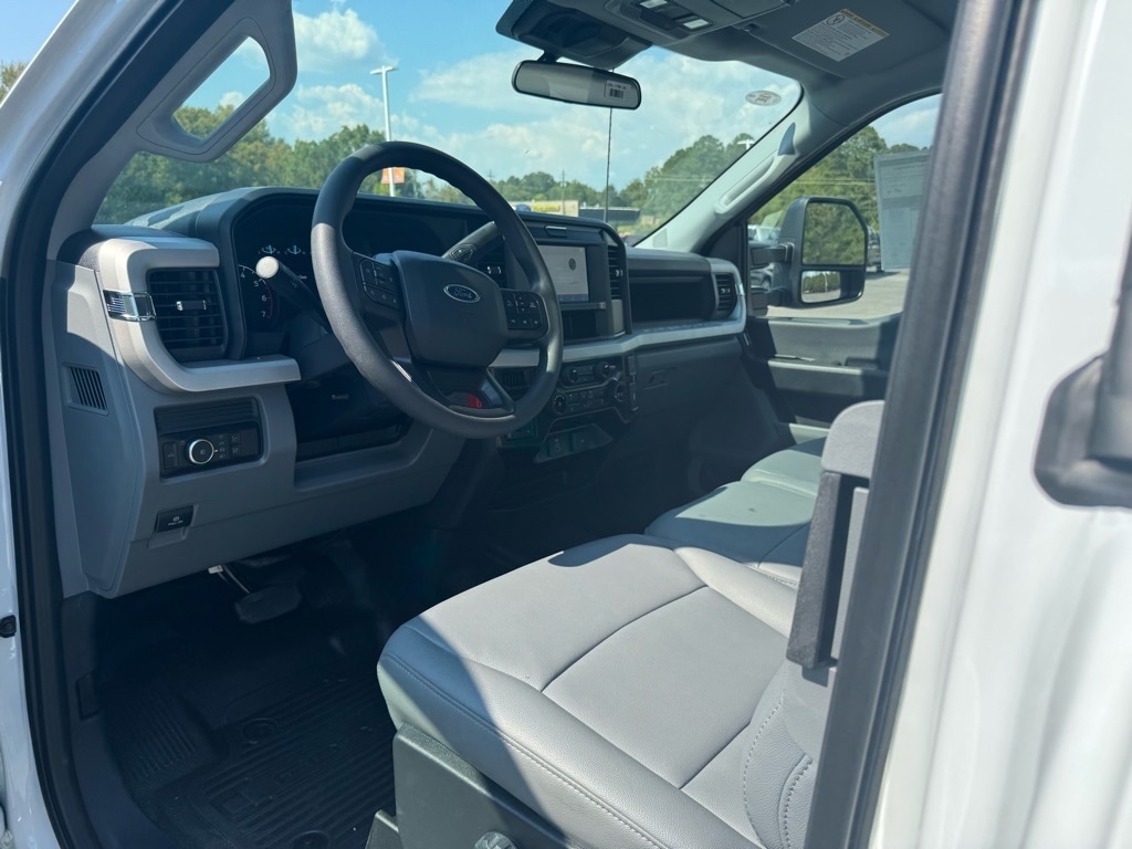 2026 Ford F-250 Super Duty XL - Photo 9
