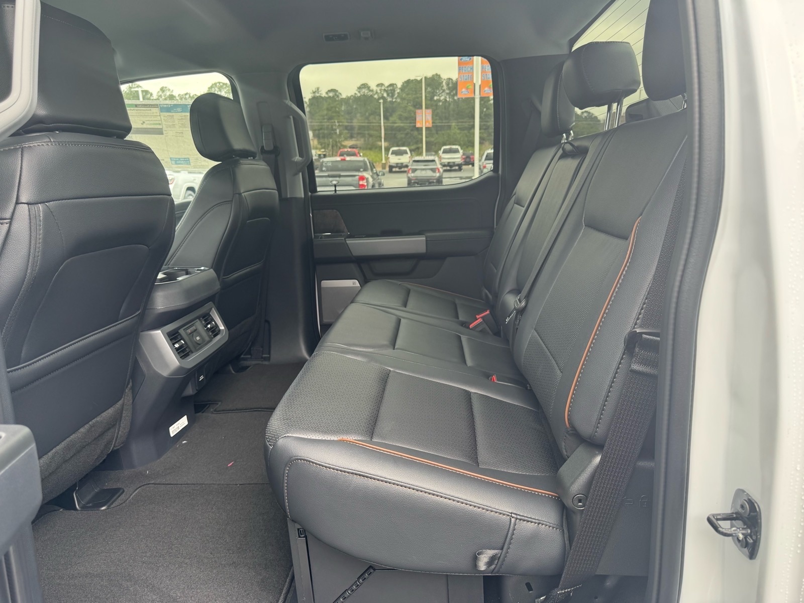 2026 Ford F-350 Super Duty Lariat - Photo 29