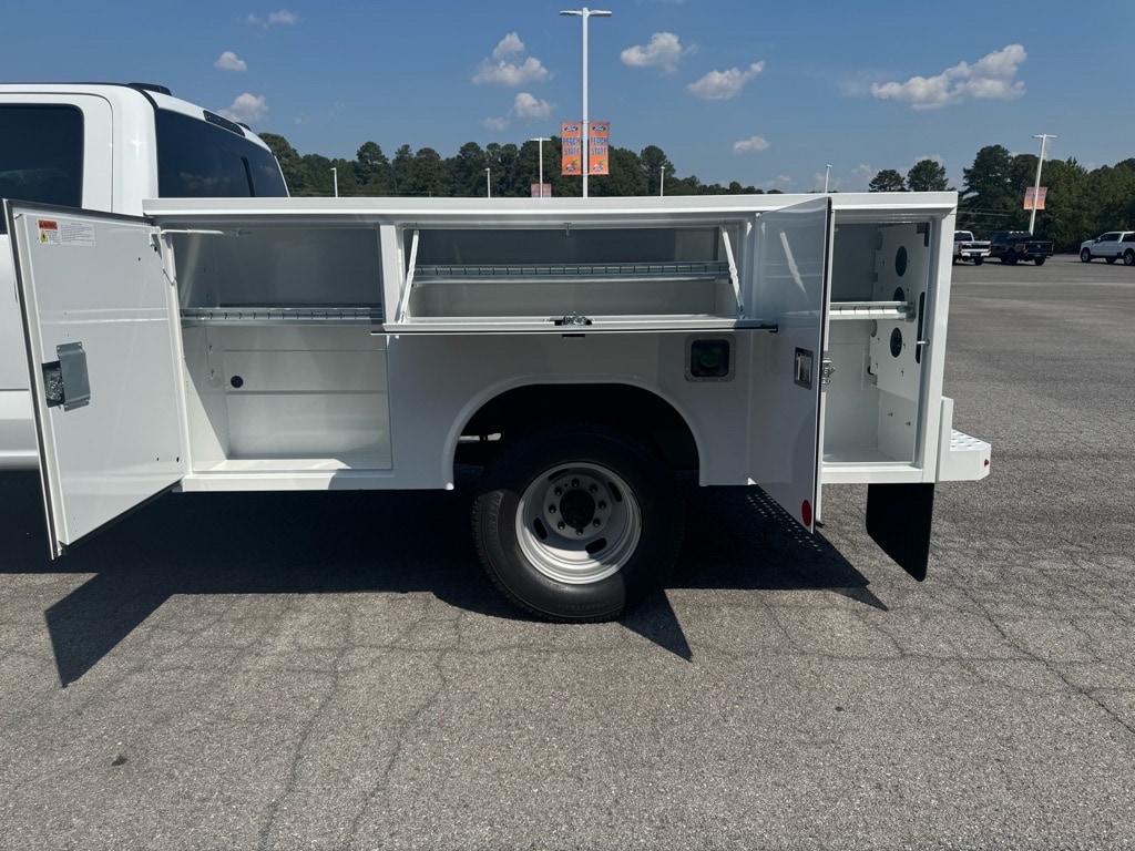 2026 Ford F-350 Super Duty Chassis Cab XL - Photo 13