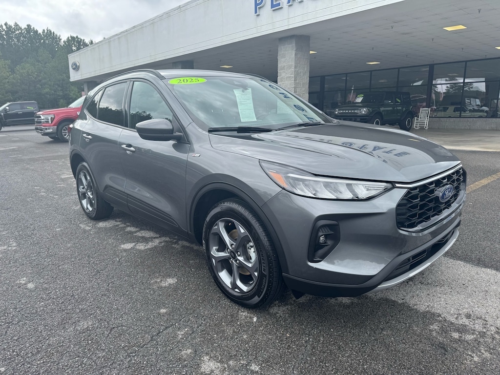 Used 2025 Ford Escape ST-Line Select SUV