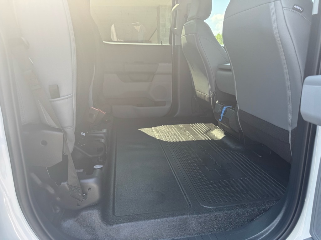 2026 Ford F-350 Super Duty Chassis Cab XL - Photo 39
