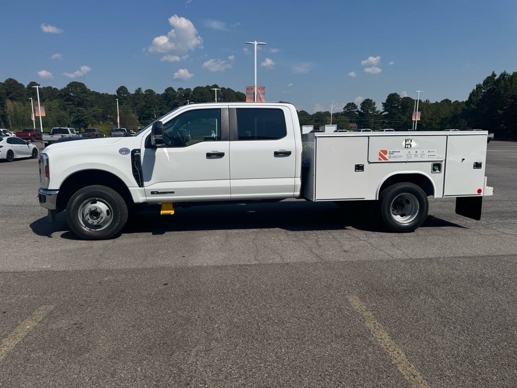 2026 Ford F-350 Super Duty Chassis Cab XL - Photo 5