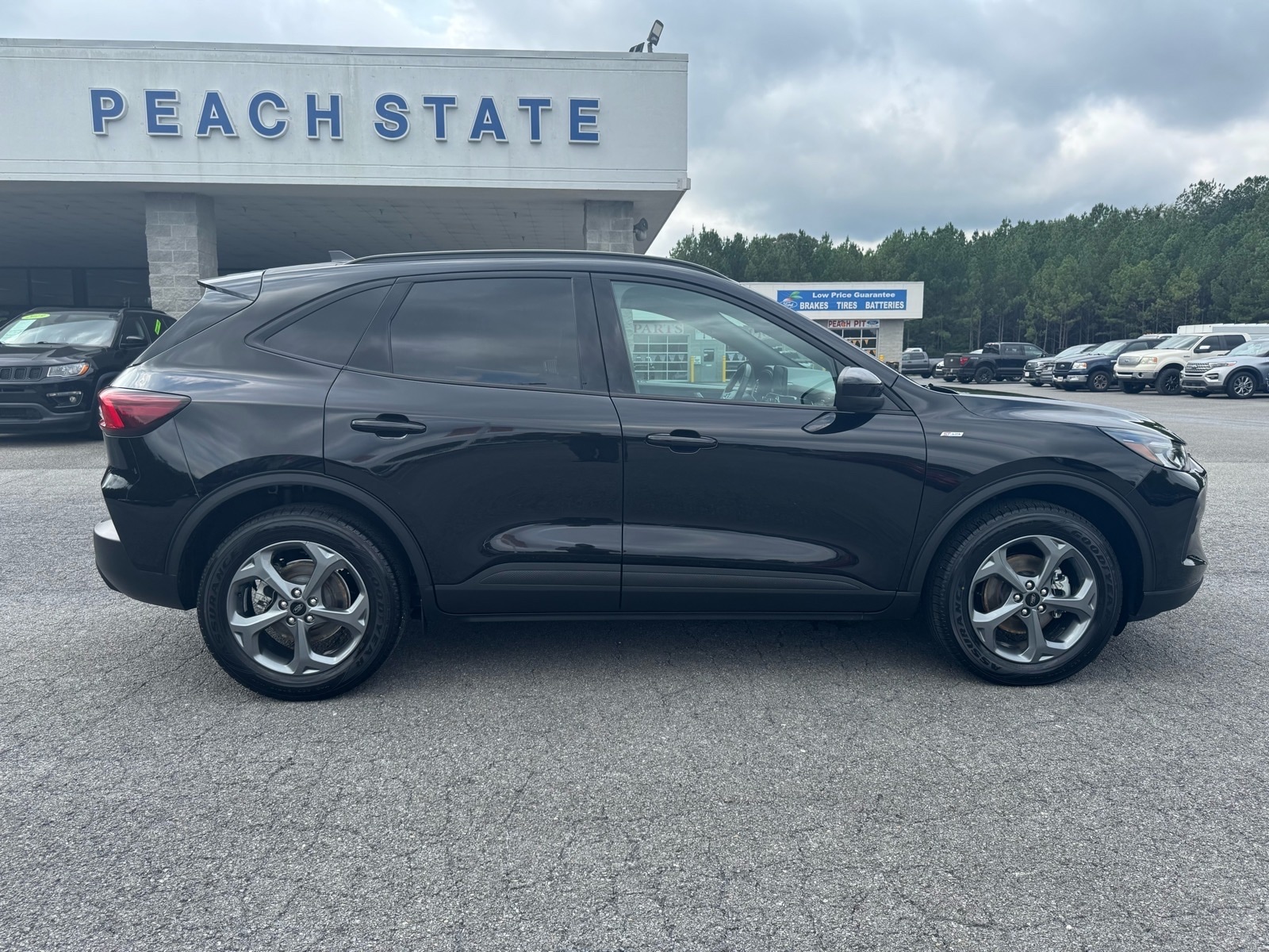 2025 Ford Escape ST-Line Select