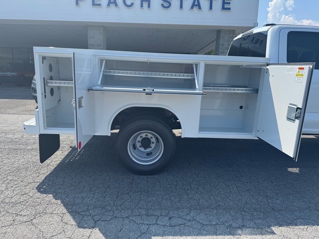 2026 Ford F-350 Super Duty Chassis Cab XL - Photo 9