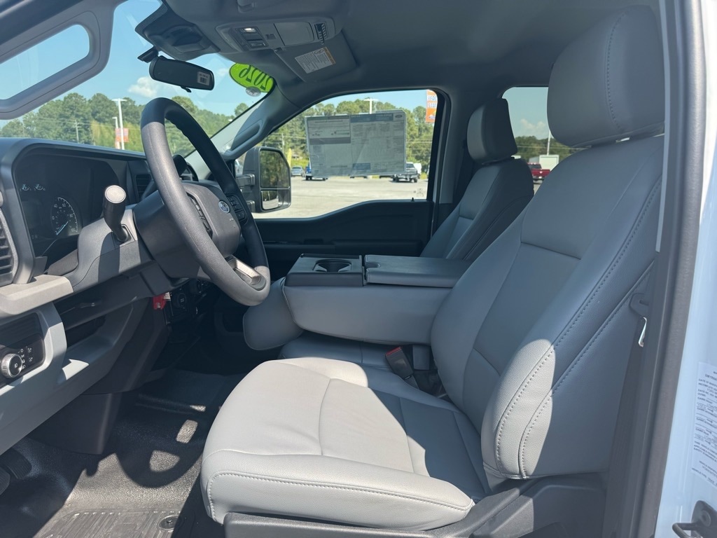 2026 Ford F-350 Super Duty Chassis Cab XL - Photo 21