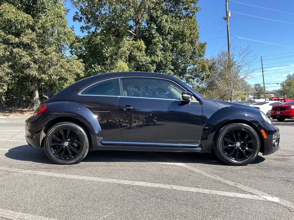 Used 2019 Volkswagen Beetle SE Hatchback