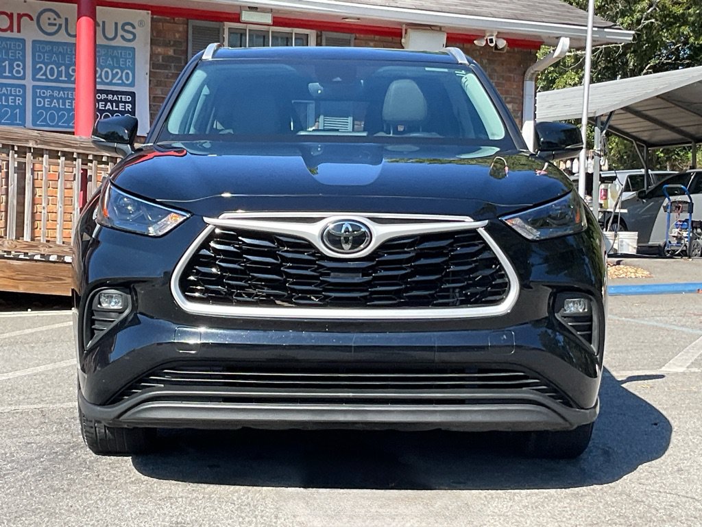 Used 2022 Toyota Highlander XLE Sport Utility