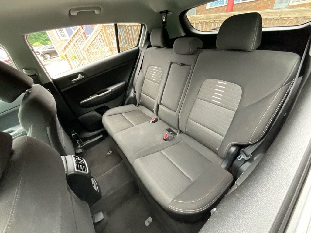 2022 Kia Sportage LX - Photo 30