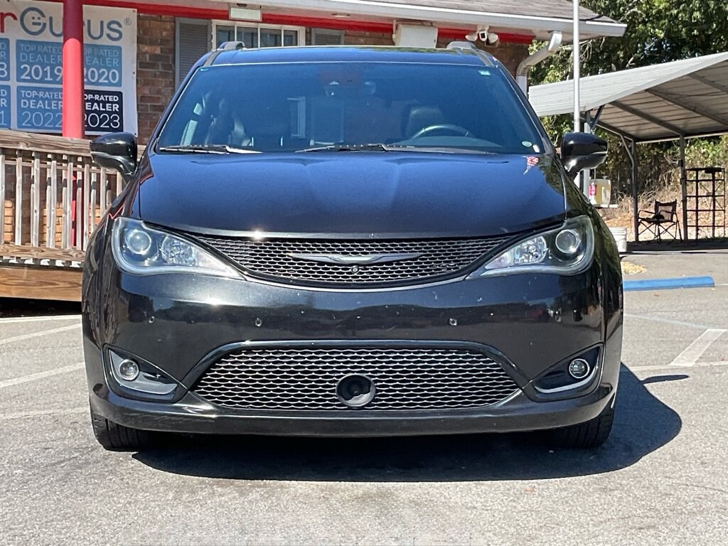 Used 2018 Chrysler Pacifica Limited Mini-van, Passenger
