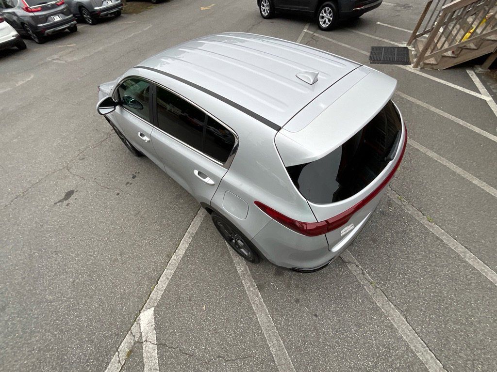 2022 Kia Sportage LX - Photo 11
