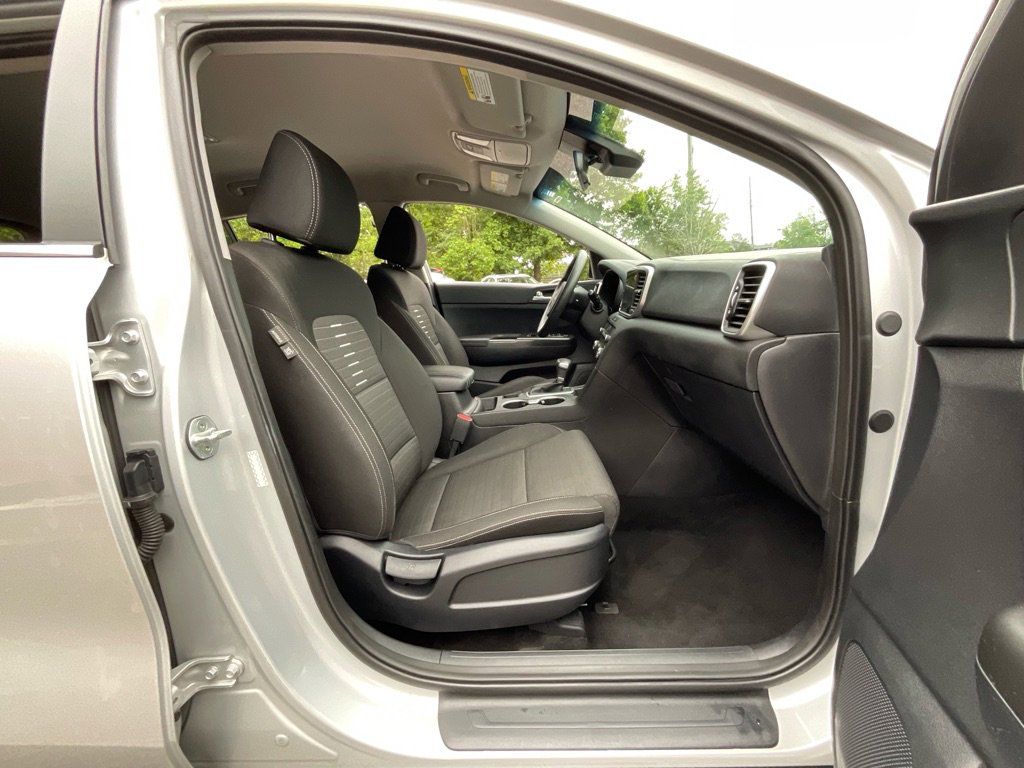 2022 Kia Sportage LX - Photo 17
