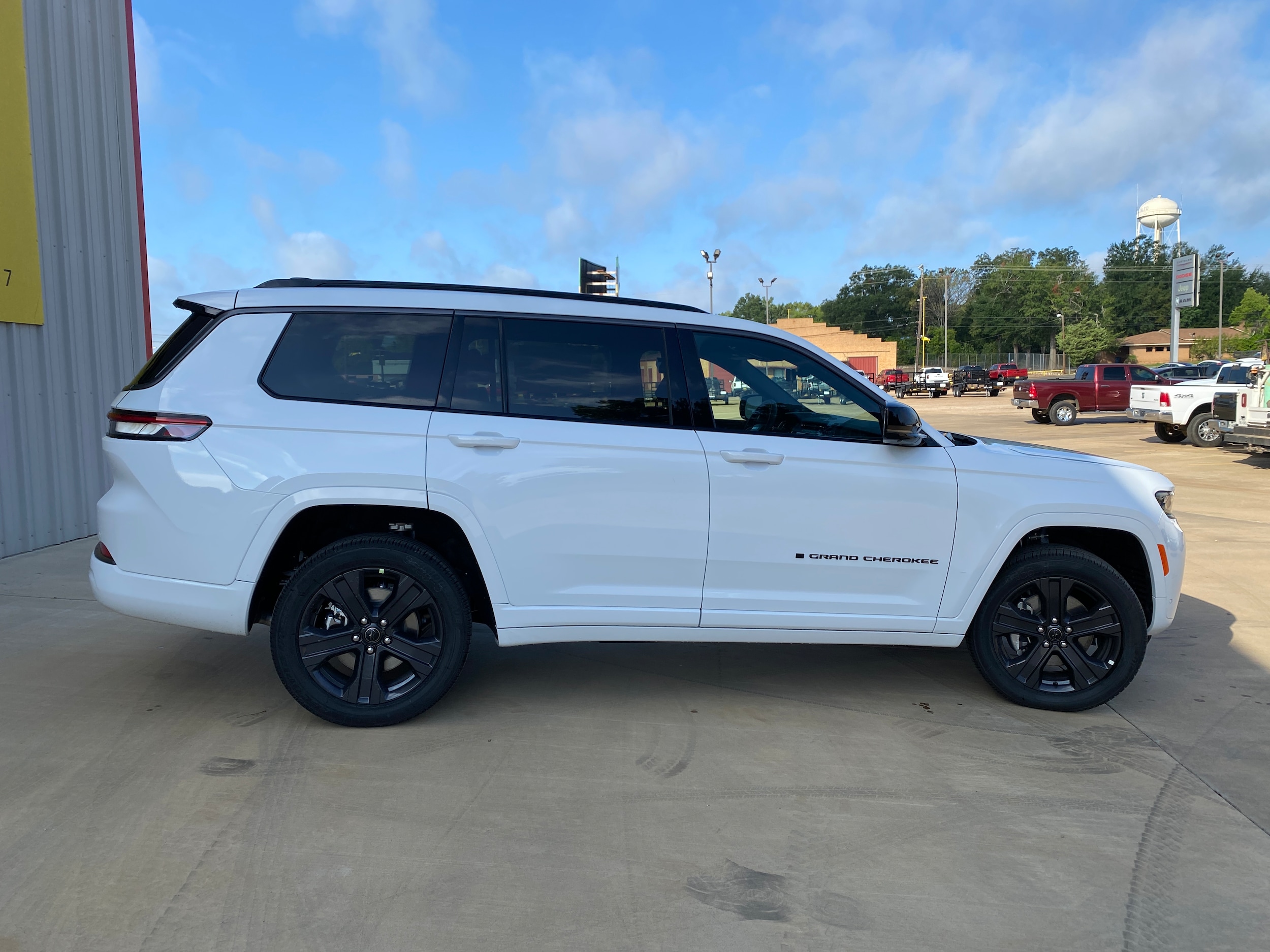 2027 Jeep Grand Cherokee L Limited Reserve