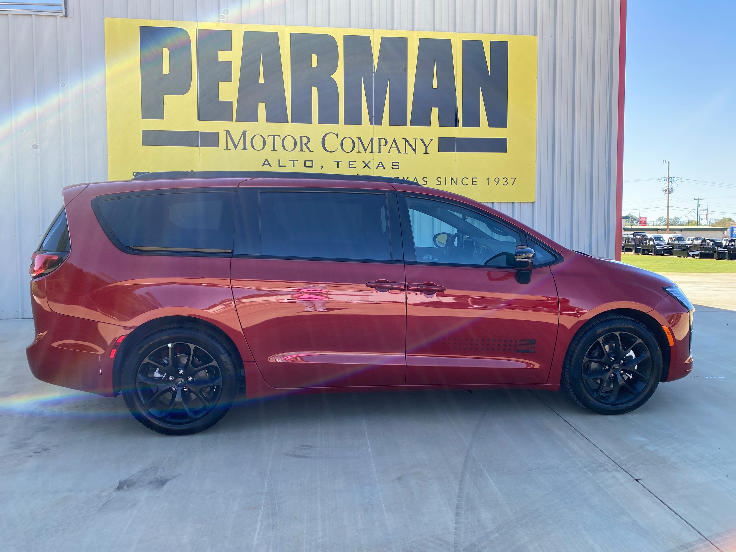2027 Chrysler Pacifica Select