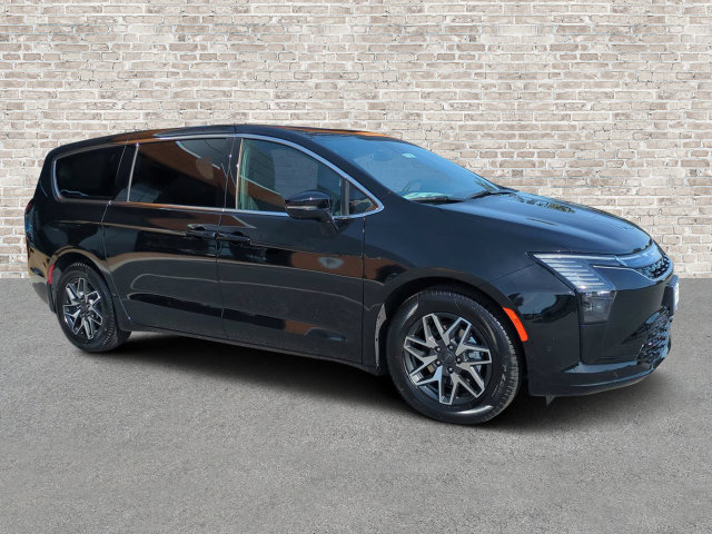 2027 Chrysler Pacifica Limited Passenger Van