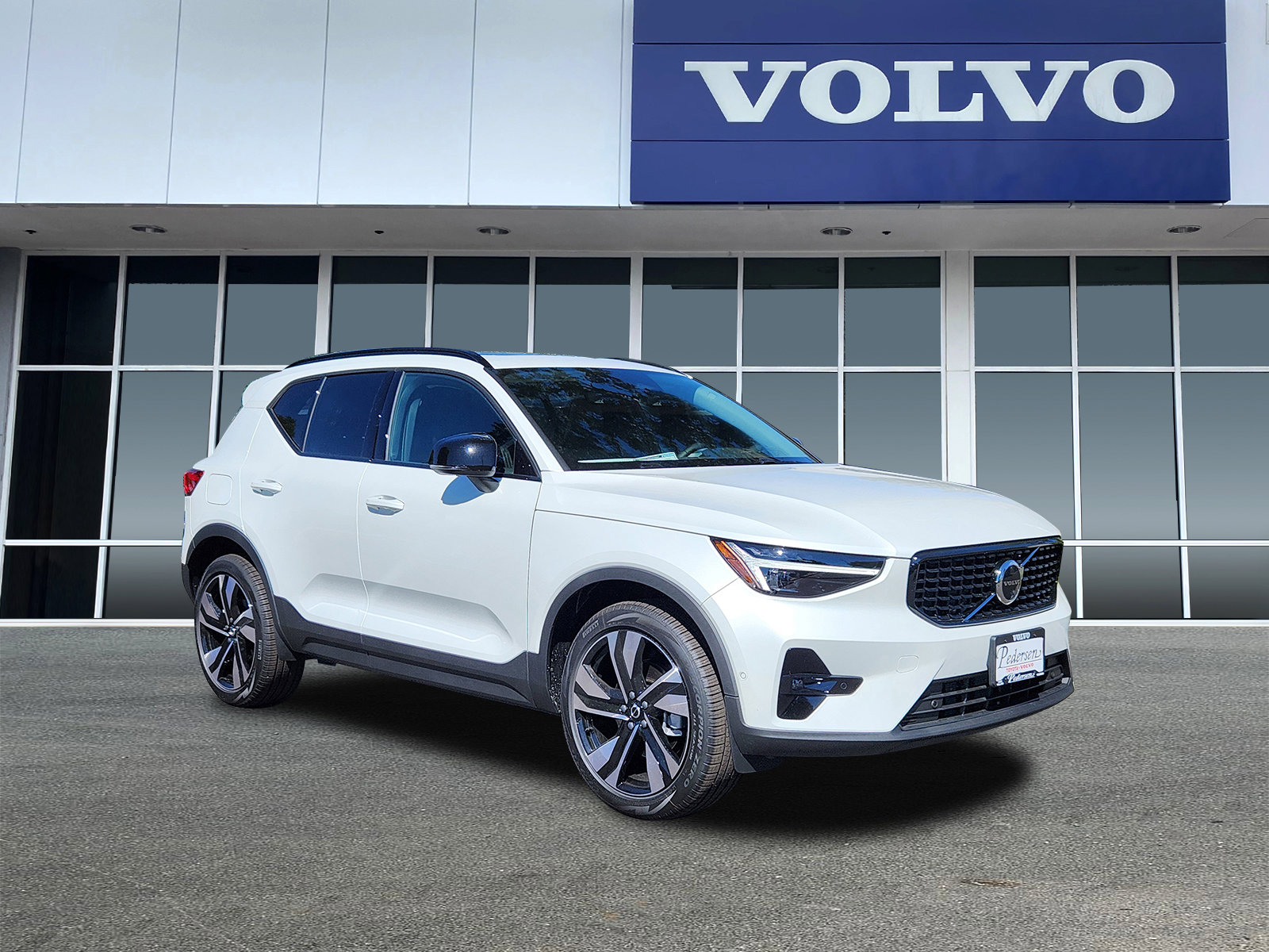 2026 Volvo XC40