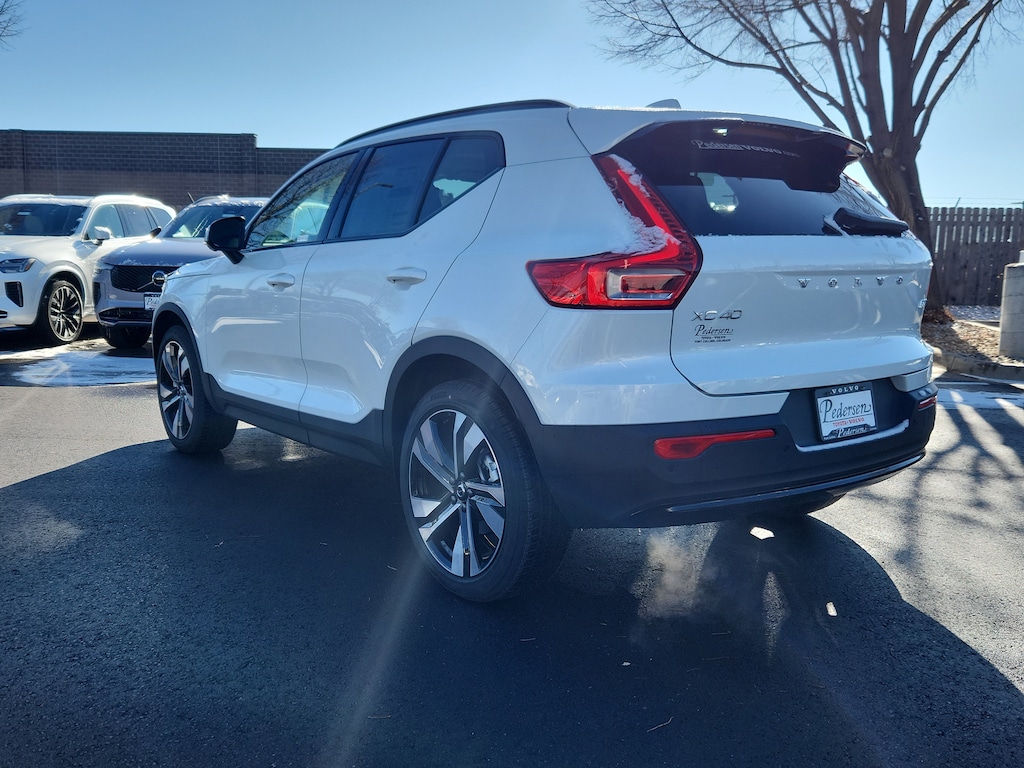 New 2026 Volvo XC40 B5 Ultra SUV