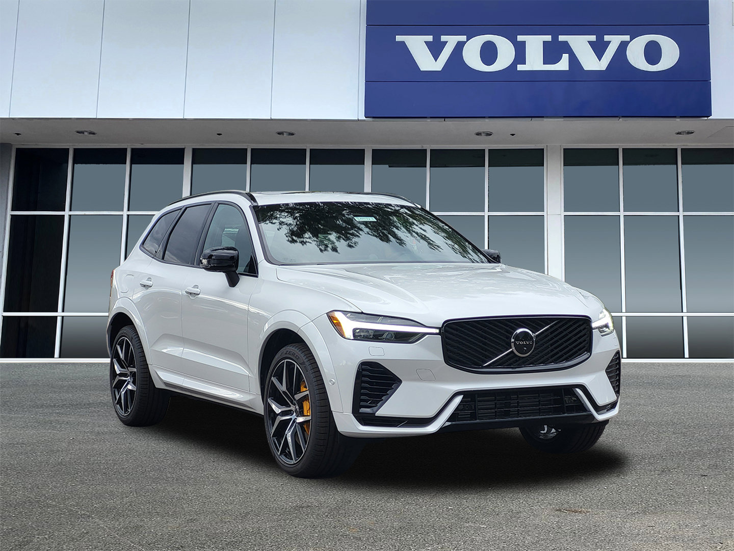  Volvo XC60 plug-in hybrid