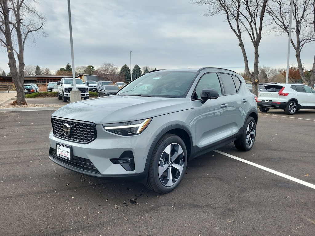 New 2026 Volvo XC40 B5 Plus SUV