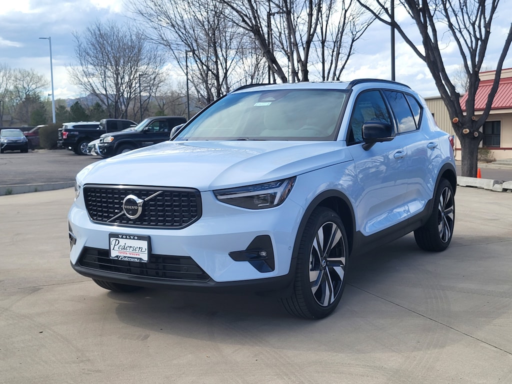 New 2026 Volvo XC40 B5 Ultra SUV