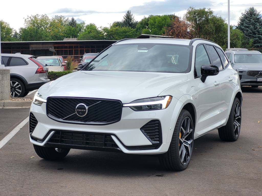 New 2026 Volvo XC60 plug-in hybrid T8 Polestar Engineered SUV