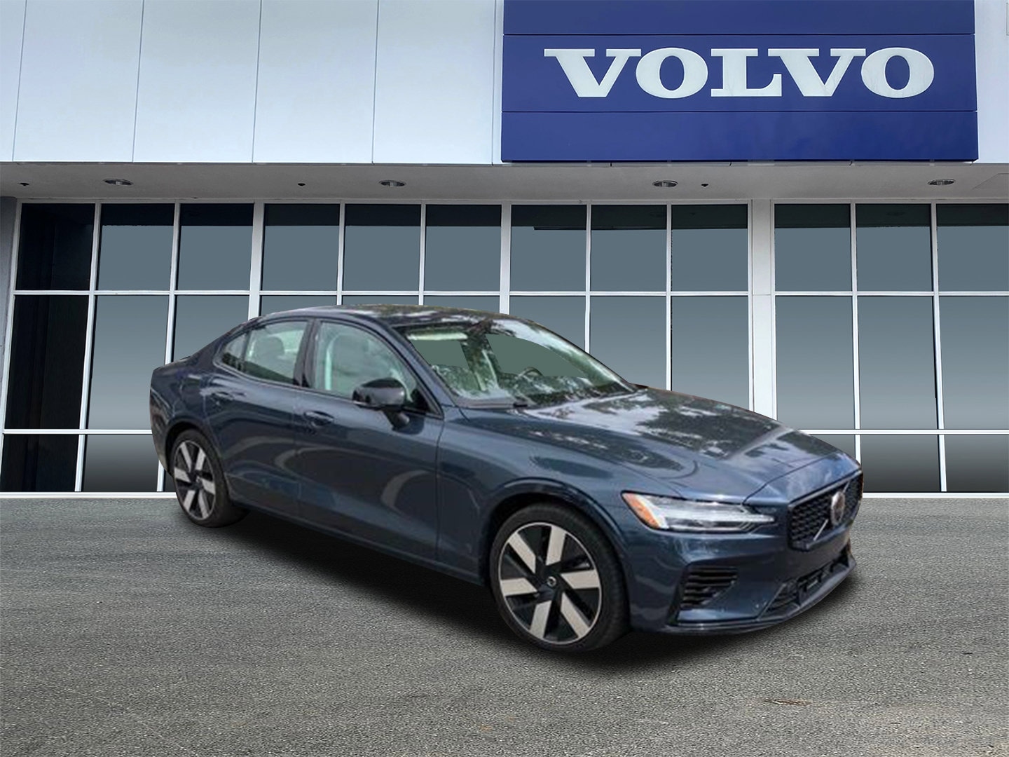 2025 Volvo S60 Plug-In Hybrid