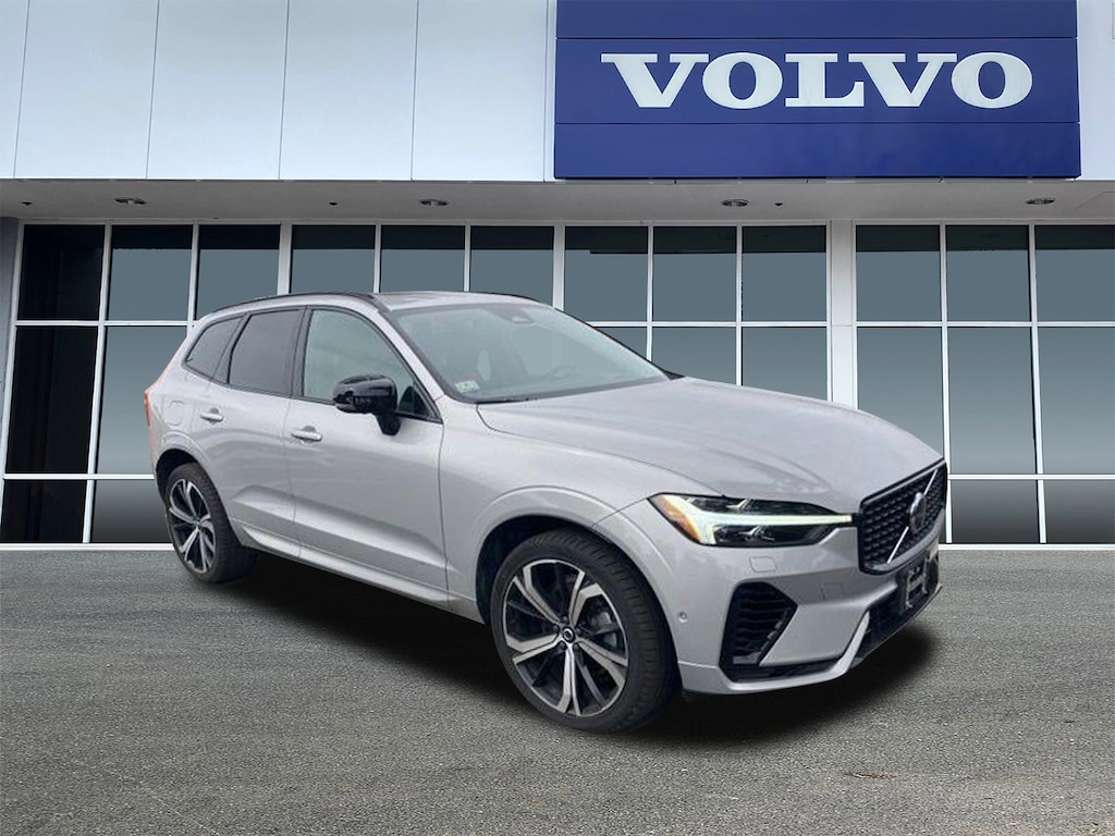 Used 2024 Volvo XC60 Recharge Plug-In Hybrid Ultimate T8 eAWD PHEV Ultimate Dark Theme