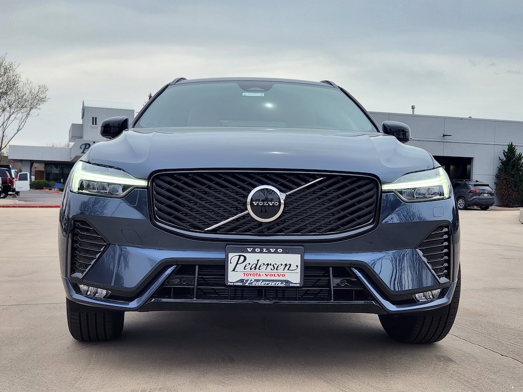 New 2026 Volvo XC60 B5 Core SUV