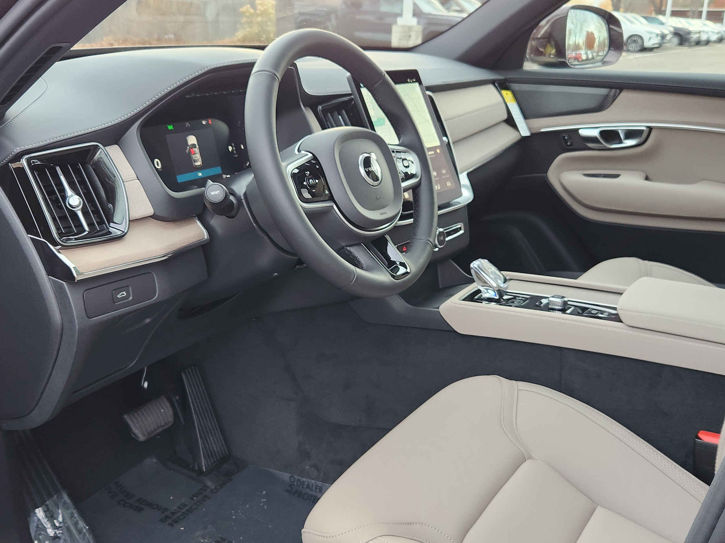 2026 Volvo XC90 Plus - Photo 6