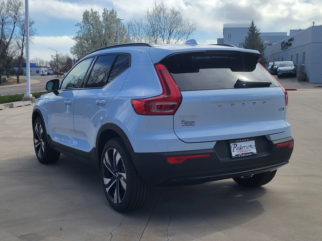 New 2026 Volvo XC40 B5 Ultra SUV