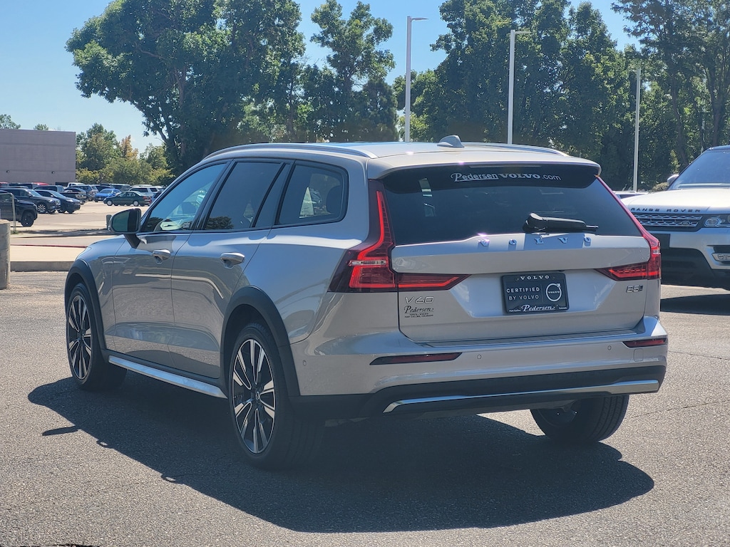 Certified 2024 Volvo V60 Cross Country B5 Ultimate Wagon