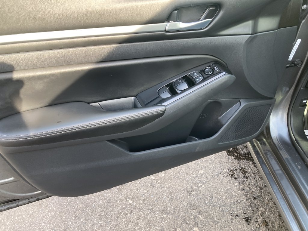 2023 Nissan Altima SV - Photo 12