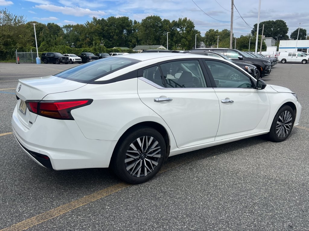 Certified 2025 Nissan Altima SV Sedan