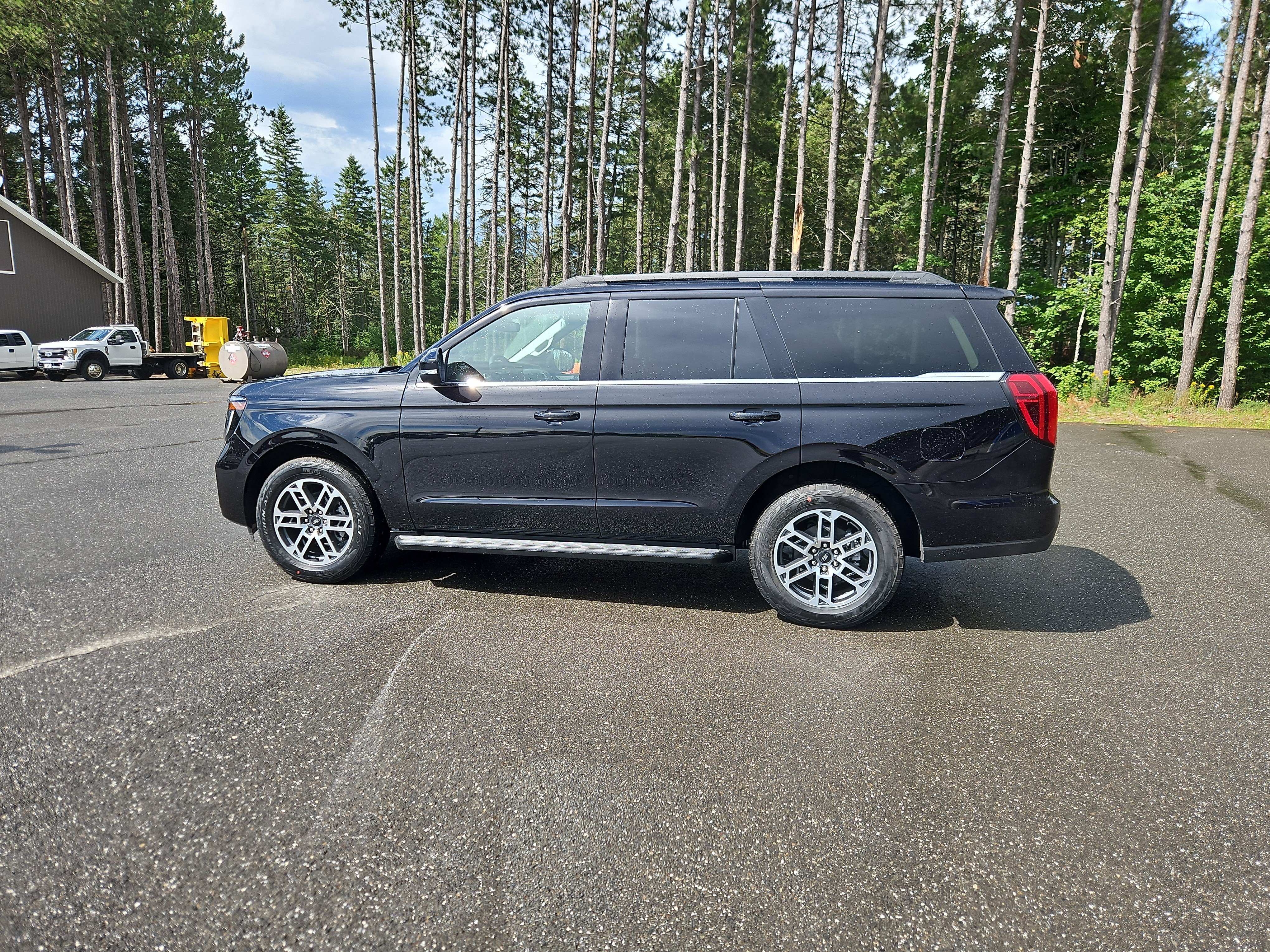 2026 Ford Expedition Active - Photo 8