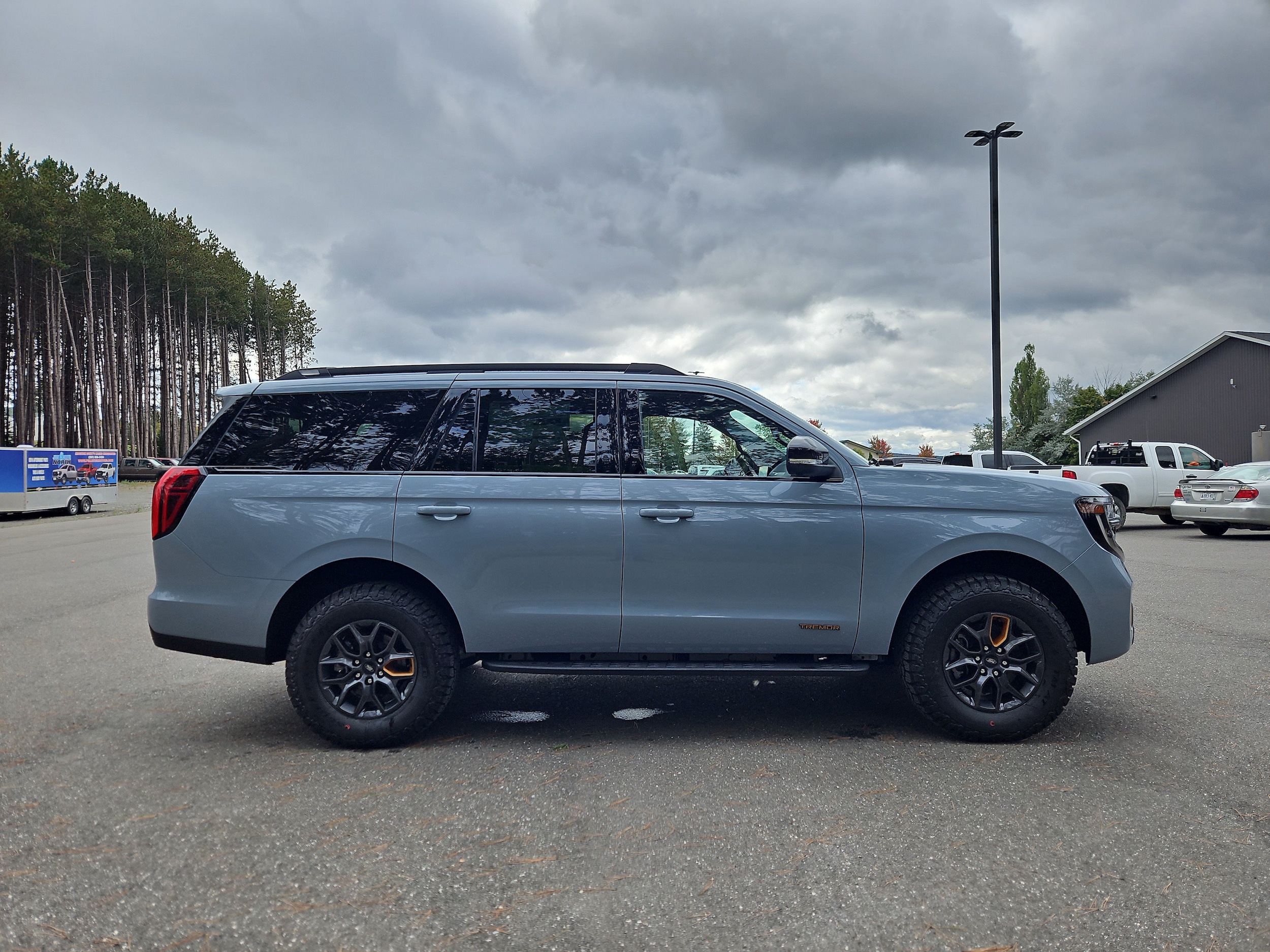 2027 Ford Expedition Tremor - Photo 7
